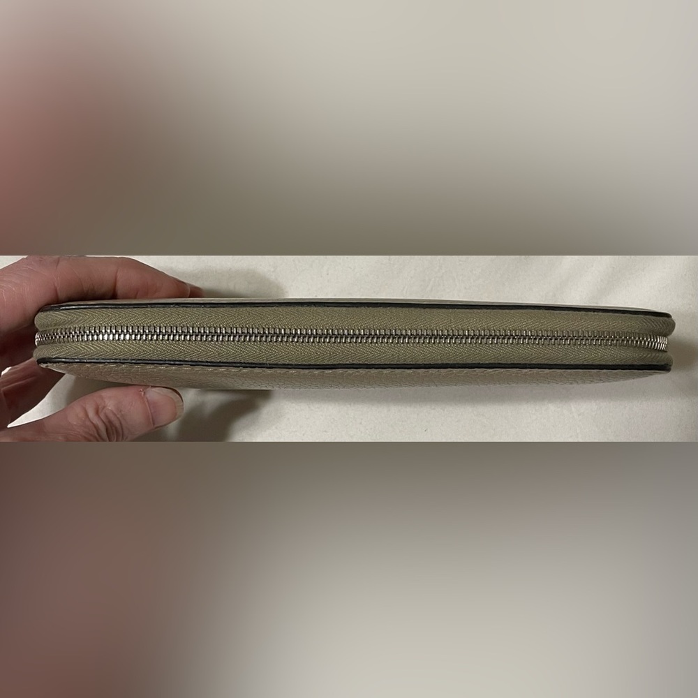 Beautiful Celine Authentic Vintage Taupe Leather Wallet w/ Gorgeous Red Interior - Picture 7 of 16